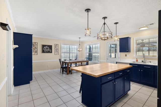 6404 DAYBREAK DR, Bartlett, TN 38135