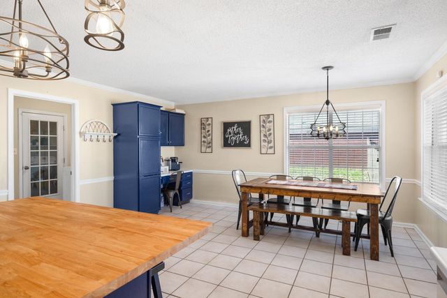 6404 DAYBREAK DR, Bartlett, TN 38135