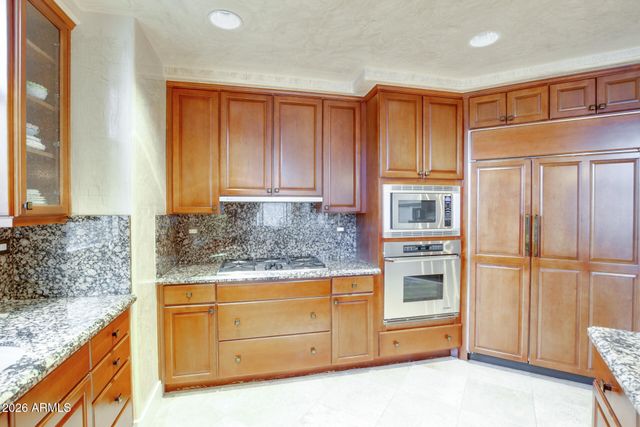 2211 E CAMELBACK Road 106, Phoenix, AZ 85016