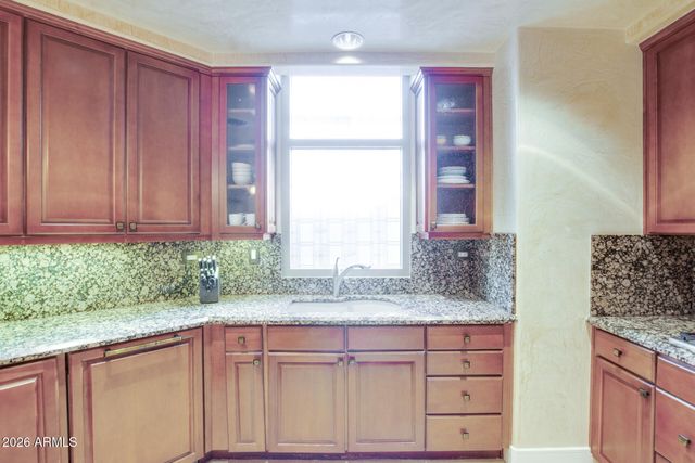 2211 E CAMELBACK Road 106, Phoenix, AZ 85016