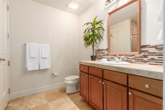 2211 E CAMELBACK Road 106, Phoenix, AZ 85016