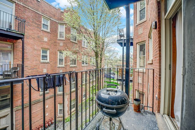 1659 W PRATT Boulevard 2B, Chicago, IL 60626