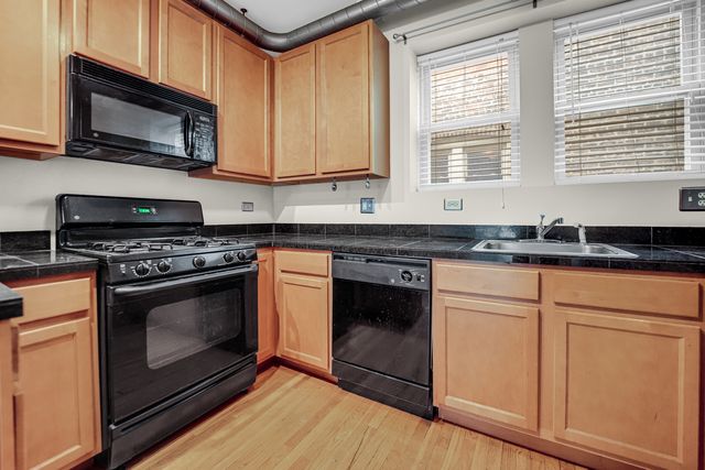 1659 W PRATT Boulevard 2B, Chicago, IL 60626