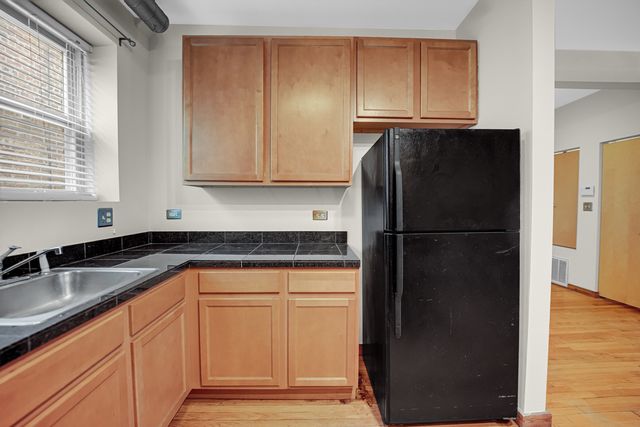 1659 W PRATT Boulevard 2B, Chicago, IL 60626