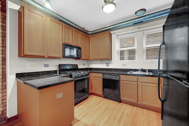 1659 W PRATT Boulevard 2B, Chicago, IL 60626