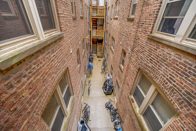 1659 W PRATT Boulevard 2B, Chicago, IL 60626