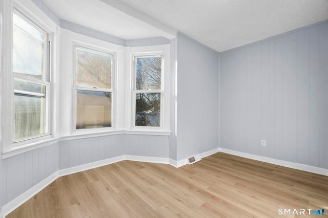 21 Richards Street, West Haven, CT 06516