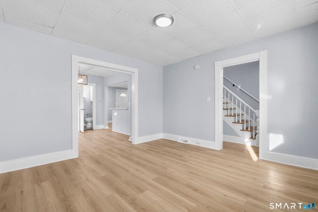 21 Richards Street, West Haven, CT 06516