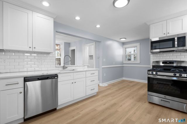 21 Richards Street, West Haven, CT 06516