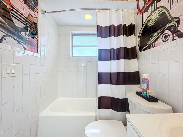 1478 NE 34th Court, Oakland Park, FL 33334