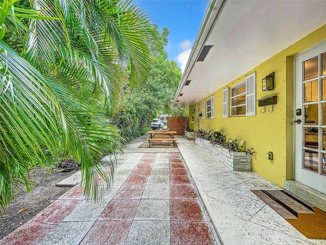 1478 NE 34th Court, Oakland Park, FL 33334