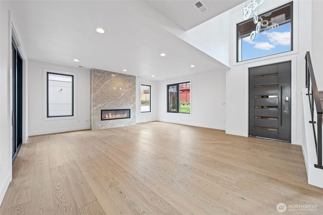16036 SE 44TH Court, Bellevue, WA 98006