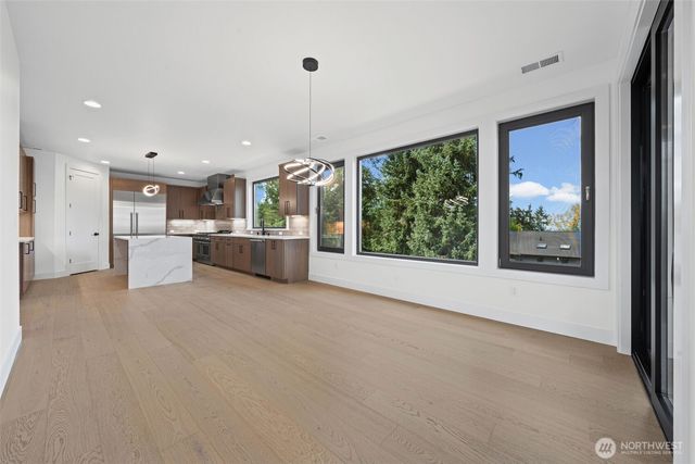 16036 SE 44TH Court, Bellevue, WA 98006