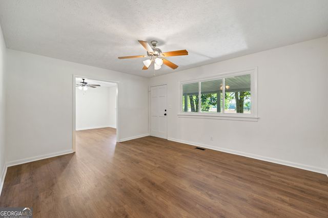 308 Fairview Road, Brooks, GA 30205