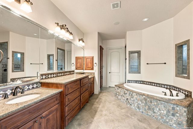 1216 Porto Point, New Braunfels, TX 78132