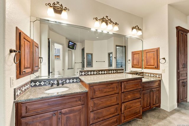 1216 Porto Point, New Braunfels, TX 78132