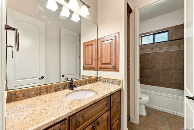 1216 Porto Point, New Braunfels, TX 78132