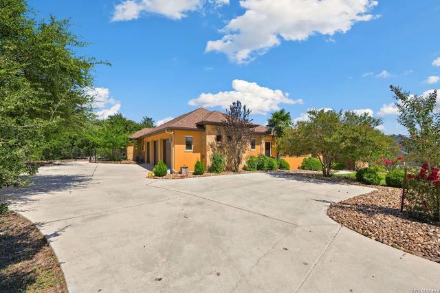 1216 Porto Point, New Braunfels, TX 78132