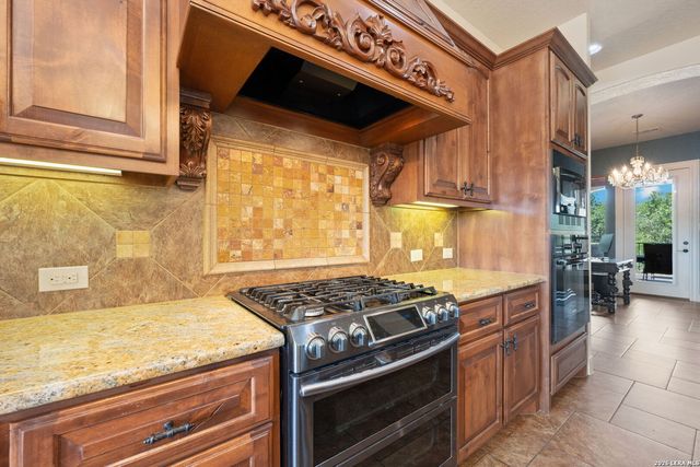 1216 Porto Point, New Braunfels, TX 78132