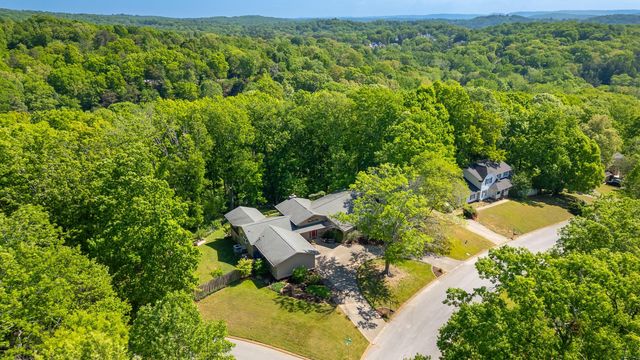 1801 Colonial Shores Drive, Hixson, TN 37343