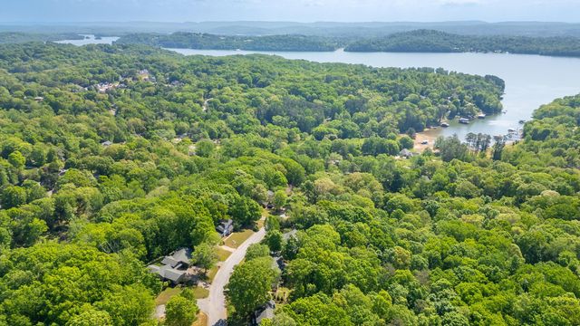 1801 Colonial Shores Drive, Hixson, TN 37343