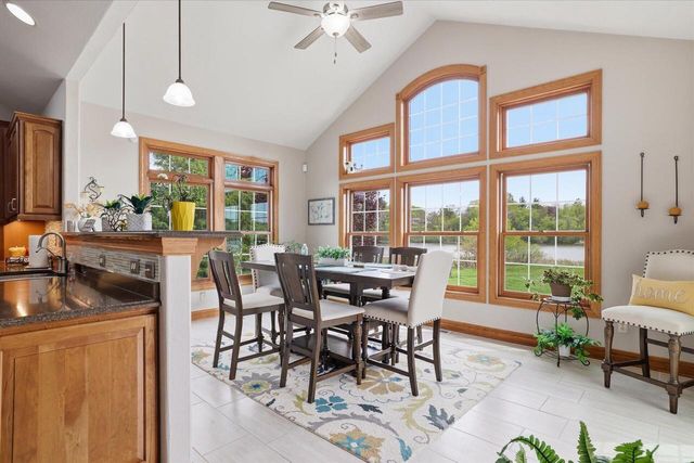 N57W34997 Pondview LANE, Oconomowoc, WI 53066