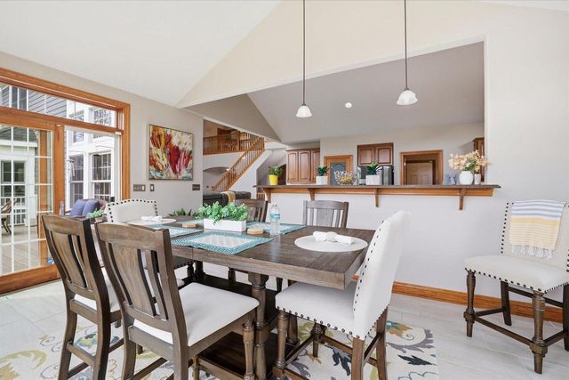 N57W34997 Pondview LANE, Oconomowoc, WI 53066