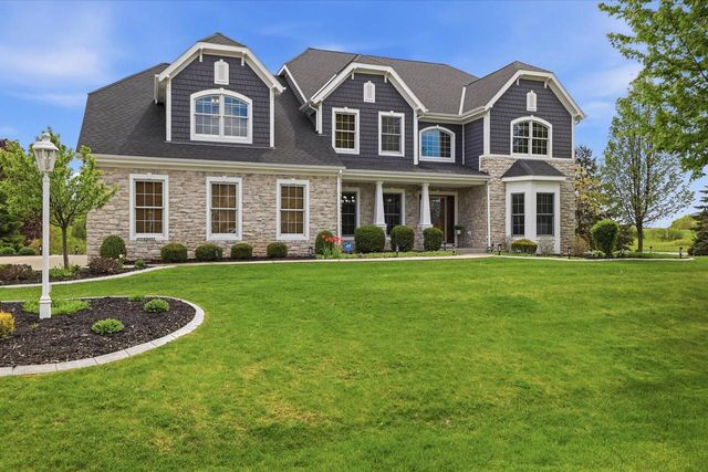 N57W34997 Pondview LANE, Oconomowoc, WI 53066