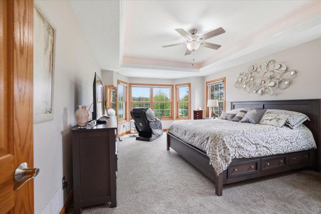 N57W34997 Pondview LANE, Oconomowoc, WI 53066