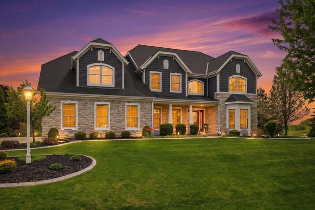 N57W34997 Pondview LANE, Oconomowoc, WI 53066