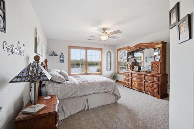 N57W34997 Pondview LANE, Oconomowoc, WI 53066