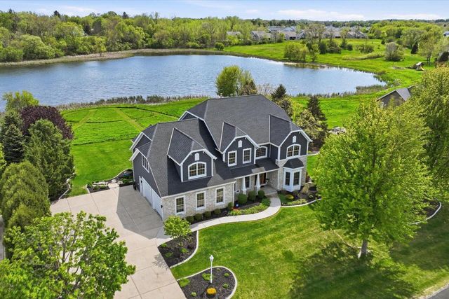 N57W34997 Pondview LANE, Oconomowoc, WI 53066