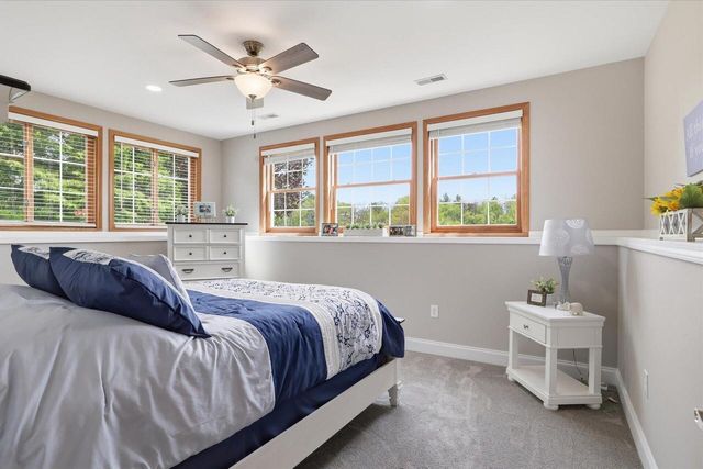 N57W34997 Pondview LANE, Oconomowoc, WI 53066