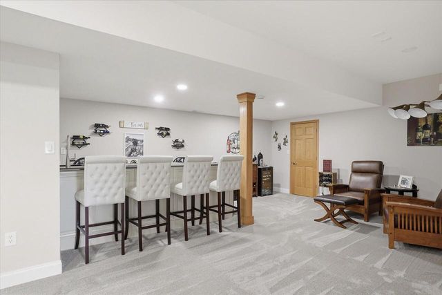 N57W34997 Pondview LANE, Oconomowoc, WI 53066