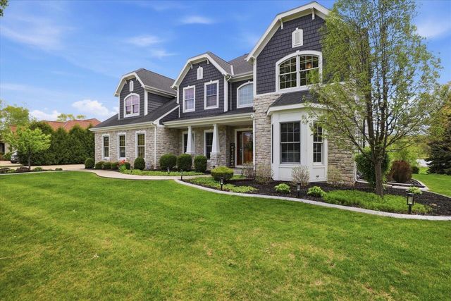 N57W34997 Pondview LANE, Oconomowoc, WI 53066