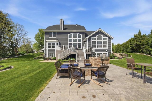 N57W34997 Pondview LANE, Oconomowoc, WI 53066