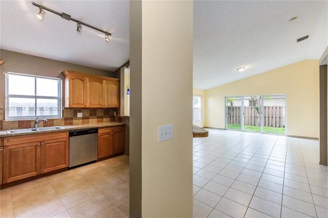 6222 Flores Del Mar, Margate, FL 33063