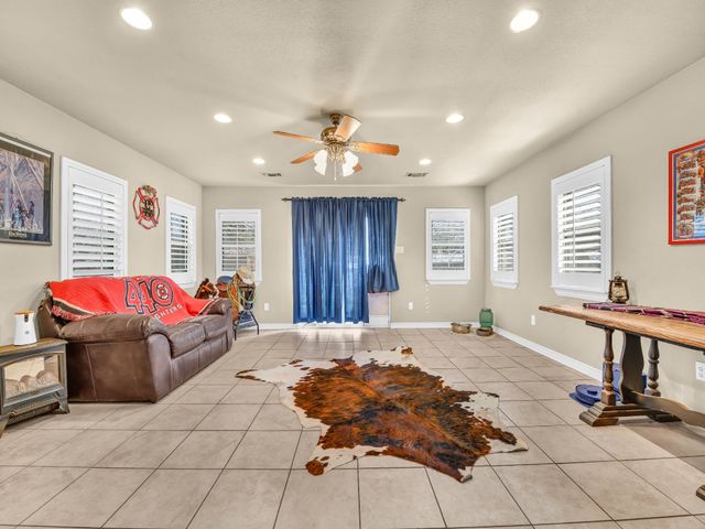 325 Huggins Drive, Springtown, TX 76082