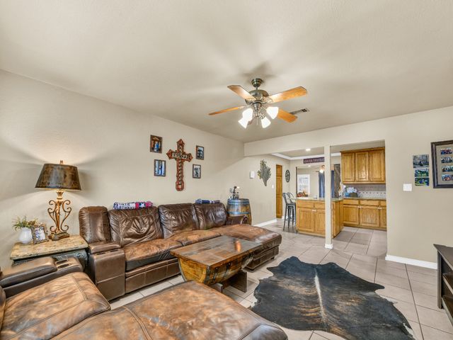 325 Huggins Drive, Springtown, TX 76082