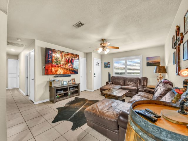 325 Huggins Drive, Springtown, TX 76082