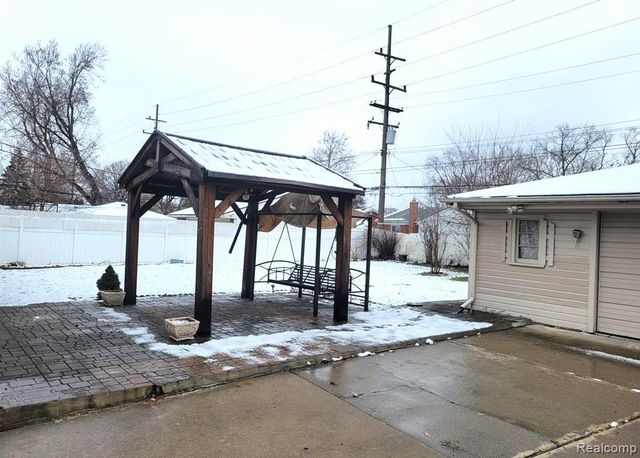 6554 Cronin Drive, Dearborn Heights, MI 48127