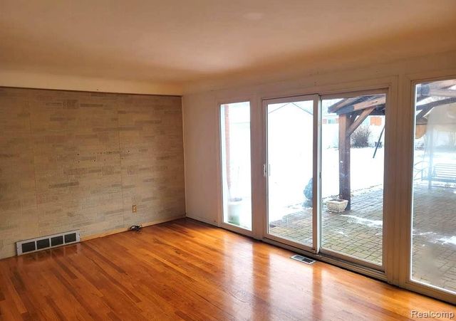 6554 Cronin Drive, Dearborn Heights, MI 48127