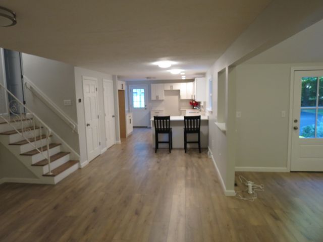 48 Grove St, Plympton, MA 02367