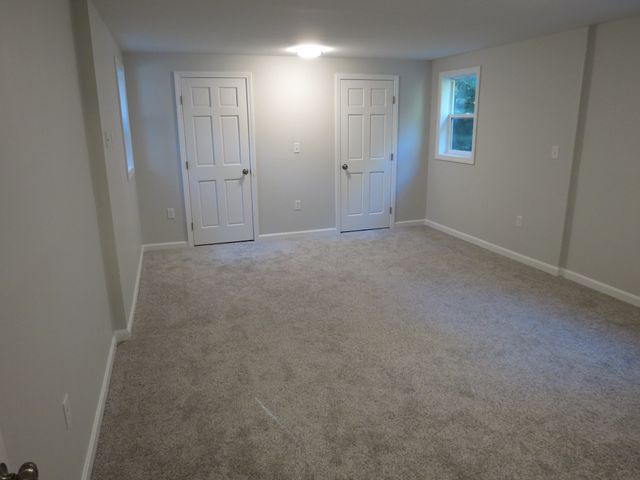 48 Grove St, Plympton, MA 02367