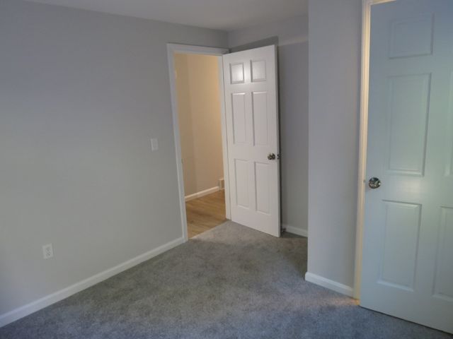 48 Grove St, Plympton, MA 02367