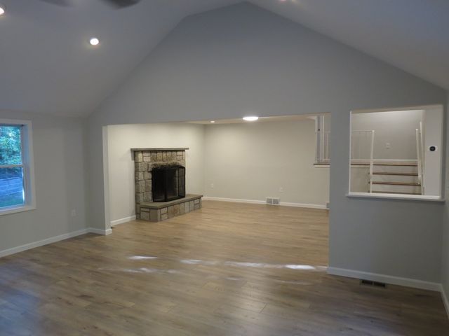 48 Grove St, Plympton, MA 02367