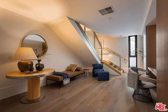 8420 W Sunset Boulevard 607, West Hollywood, CA 90069