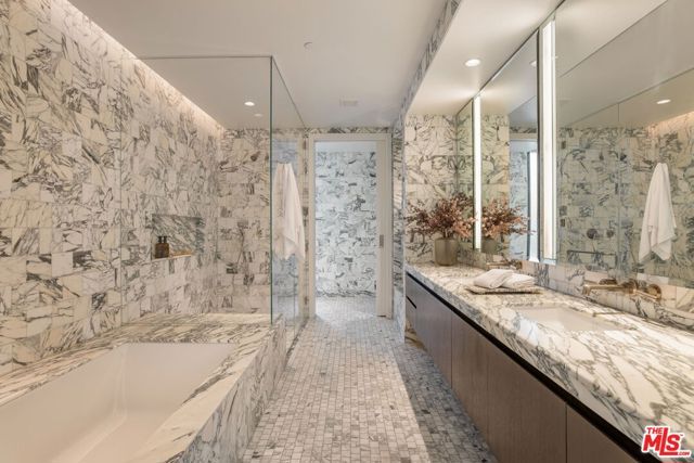 8420 W Sunset Boulevard 607, West Hollywood, CA 90069