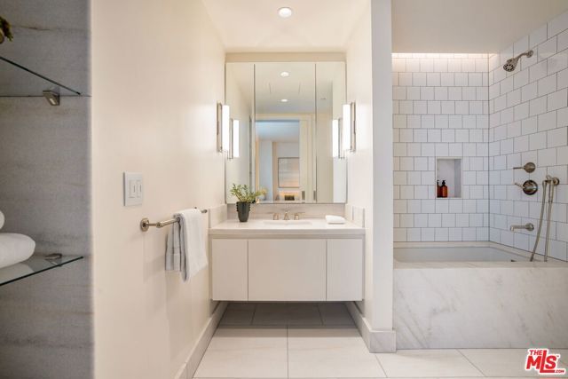 8420 W Sunset Boulevard 607, West Hollywood, CA 90069
