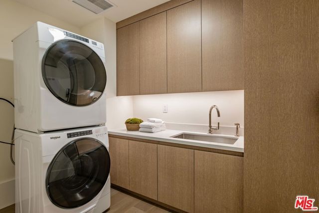 8420 W Sunset Boulevard 607, West Hollywood, CA 90069